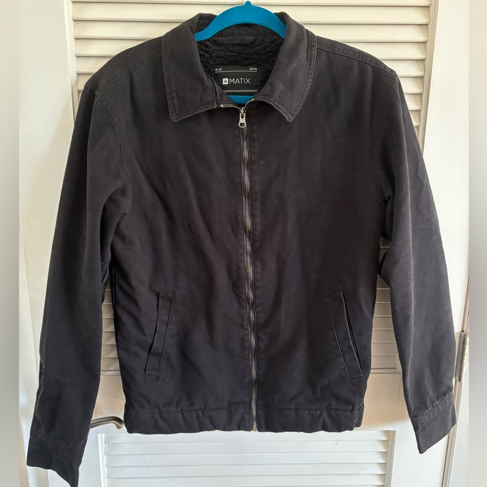 Matix small black sherpa-lined jacket with zipper